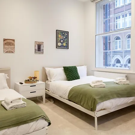 Apartment Grand Flat - 2-bedrooms - Sleeps 8 - Perfect For Families - Contractors - Professionals - Long Rates Available Leeds (West Yorkshire)