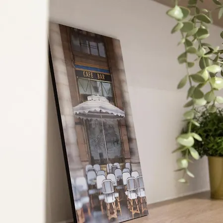 Grand Central Flat - Perfect For Families - Contractors - Professionals - Long Stay Rates Available *