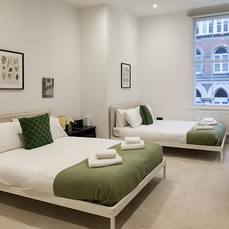 Apartment Grand Flat - 2-bedrooms - Sleeps 8 - Perfect For Families - Contractors - Professionals - Long Rates Available *