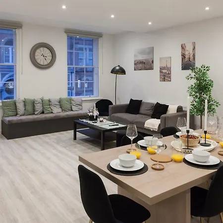 Grand Central Flat - Perfect For Families - Contractors - Professionals - Long Stay Rates Available דירה לידס