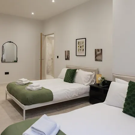 Grand Flat - 2-bedrooms - Sleeps 8 - Perfect For Families - Contractors - Professionals - Long Rates Available Leeds (West Yorkshire)