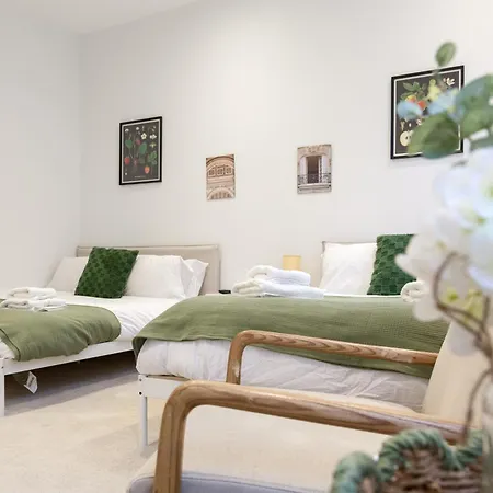 Grand Flat - 2-bedrooms - Sleeps 8 - Perfect For Families - Contractors - Professionals - Long Rates Available Apartment Leeds (West Yorkshire)
