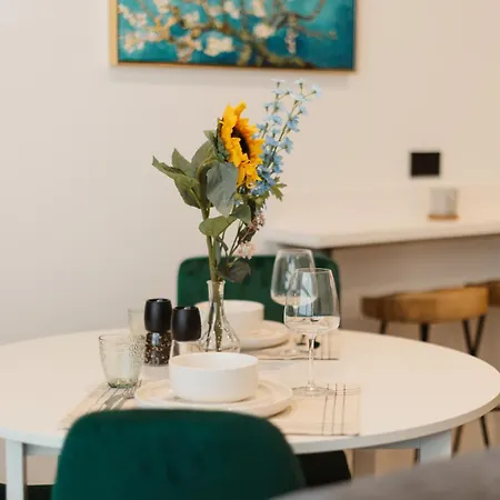 Grand Central Flat - Perfect For Families - Contractors - Professionals - Long Stay Rates Available *