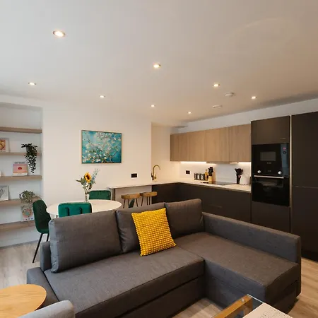 Grand Central Flat - Perfect For Families - Contractors - Professionals - Long Stay Rates Available * לידס