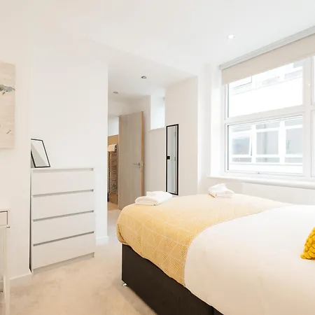 Grand Central Flat - Perfect For Families - Contractors - Professionals - Long Stay Rates Available דירה לידס
